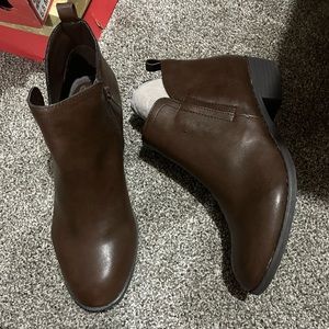 NEW American Rag brown ankle boots